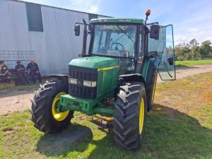 Tractor John Deere 6310 #26083