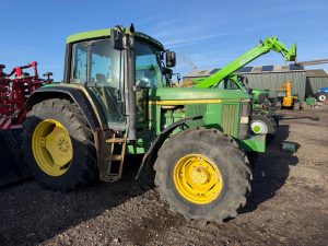 TRACTOR JOHN DEERE 6800 # 24379