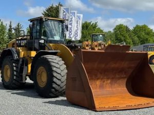 PALA CATERPILLAR  # 24420