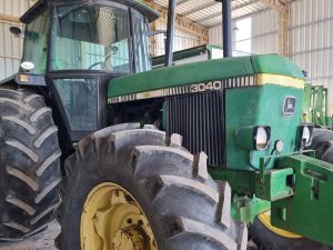 Tractor John Deere 3040 #26998