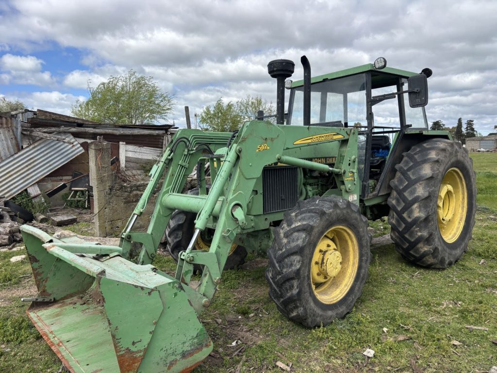 Tractor John Deere 2650 #27305