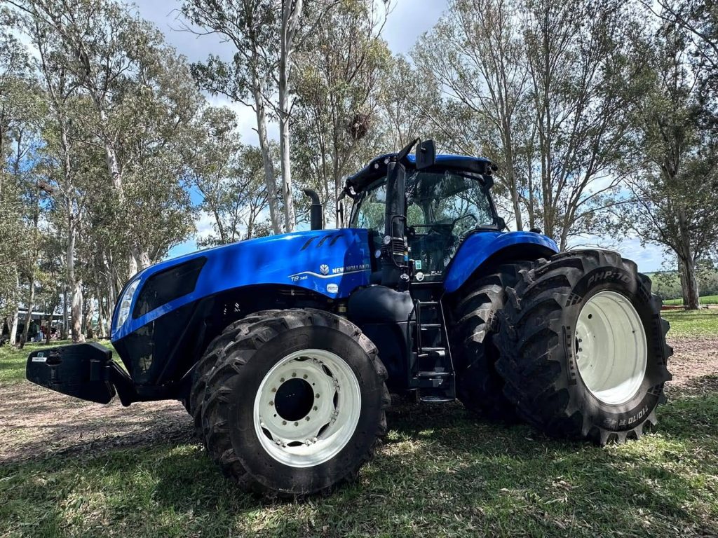 Tractor New Holland T8.385 #27330